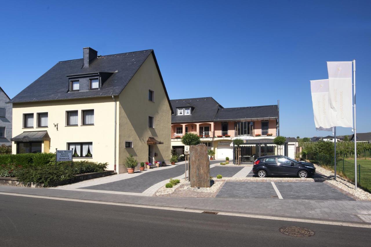 Moselweingut & Gaestehaus Hubertushof Trittenheim Exterior photo
